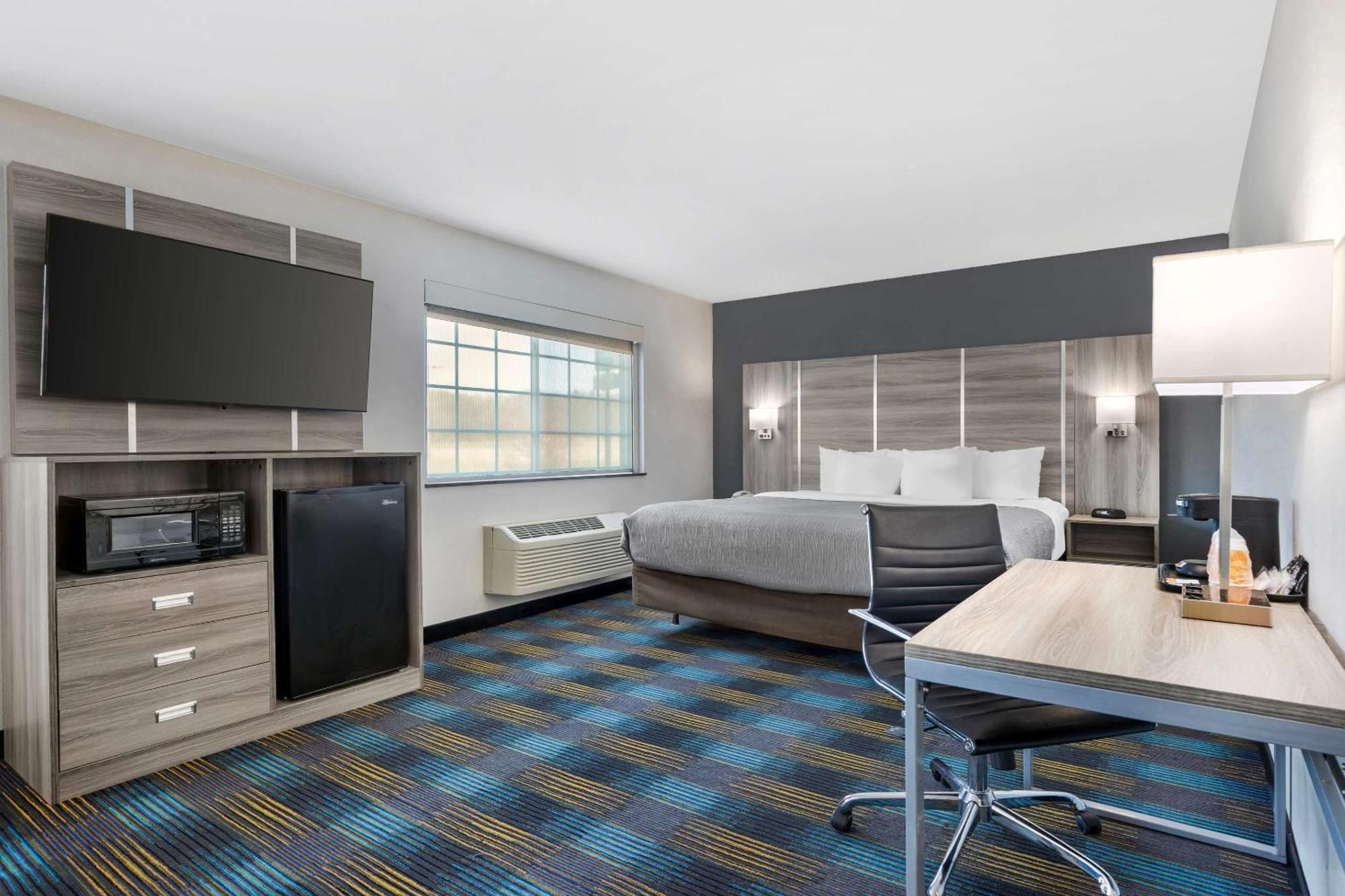 Quality Inn & Suites Fort Madison Near Hwy 61 Extérieur photo