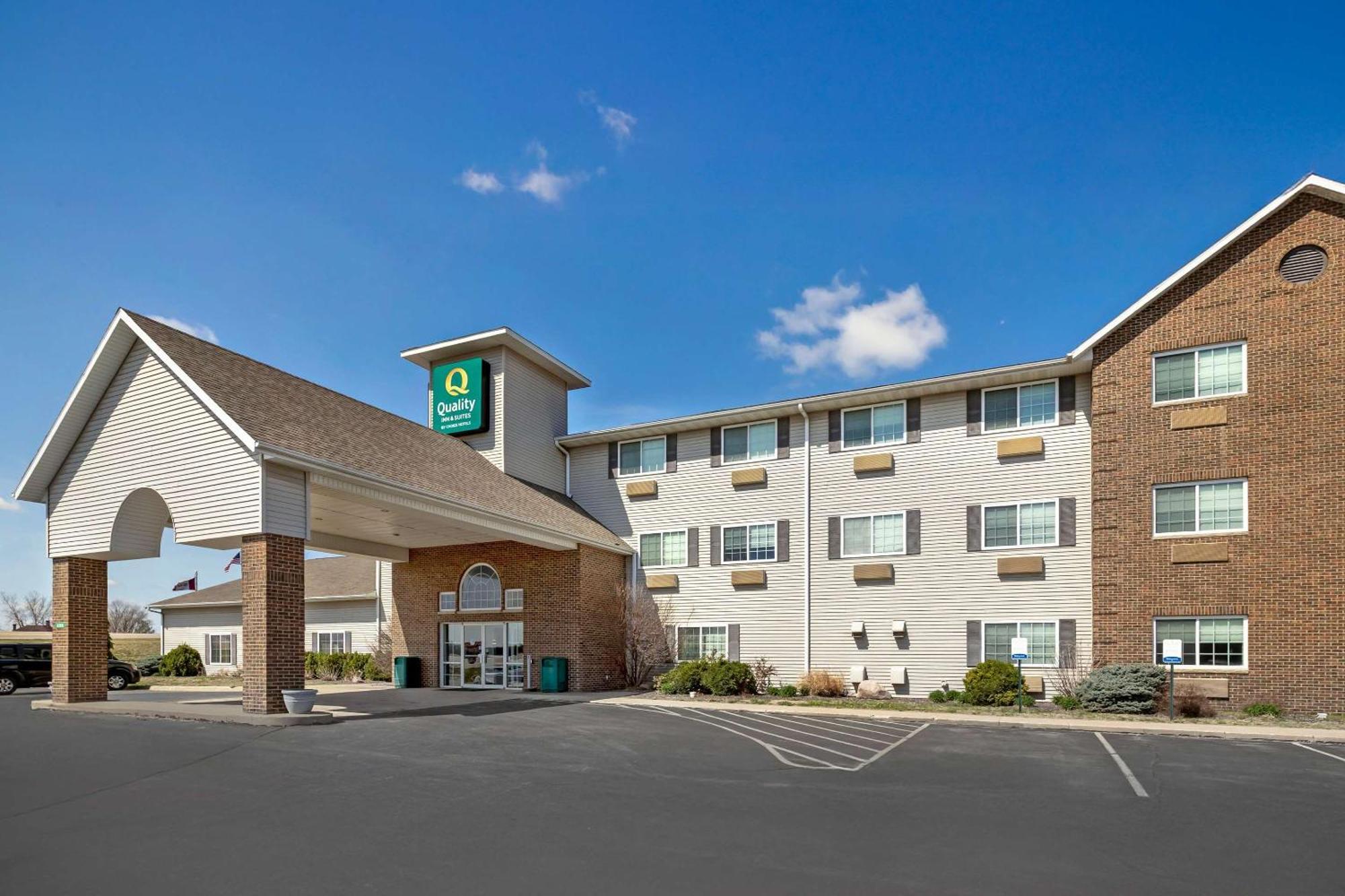 Quality Inn & Suites Fort Madison Near Hwy 61 Extérieur photo